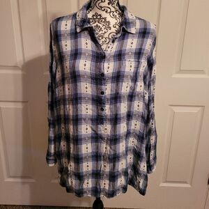 Cato XL woman's blue plaid long sleeve button up shirt